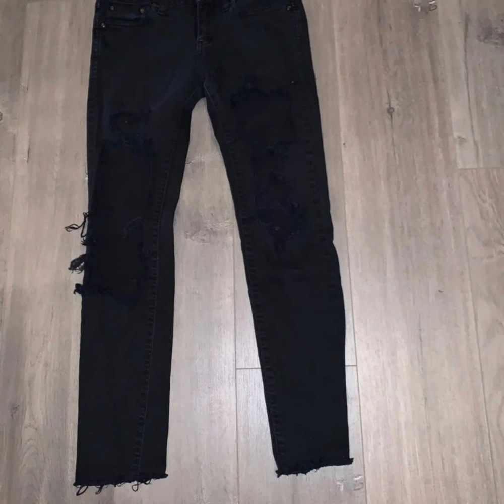 Black ripped skinny jeans Size 27 in